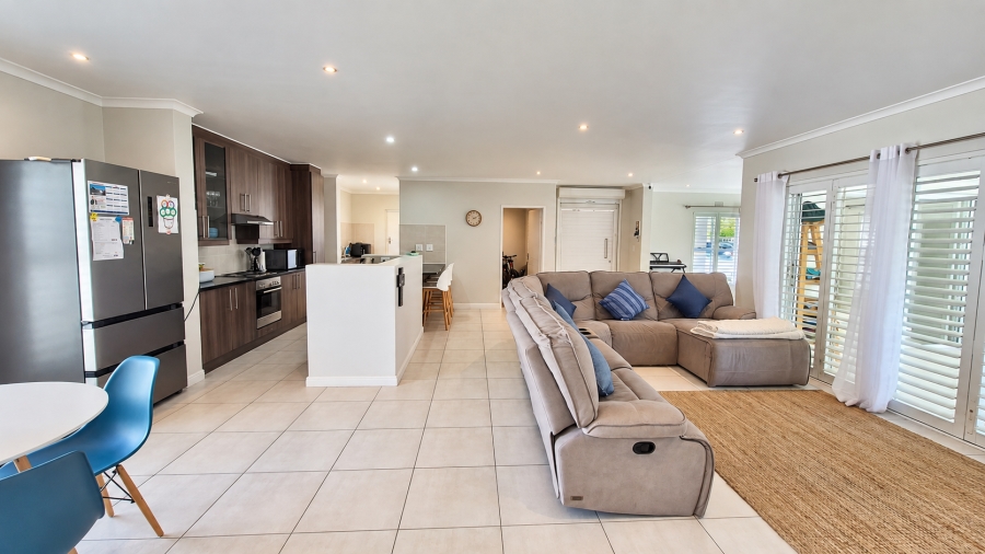 To Let 3 Bedroom Property for Rent in Sunningdale Western Cape